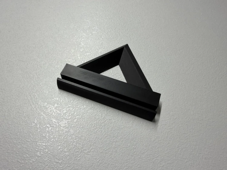 Prezenter NFC  z kodem QR - Google 4 - plexi, druk UV, podstawka 3D PLA | Print Majster