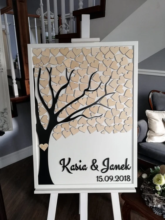 Drewniana księga gości 50 × 70 cm – drzewko z sercami do podpisów | Print Majster