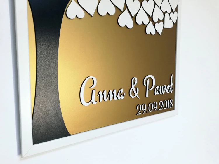Księga gości 50 × 70 cm – drzewko z białymi sercami na złotym tle | Print Majster