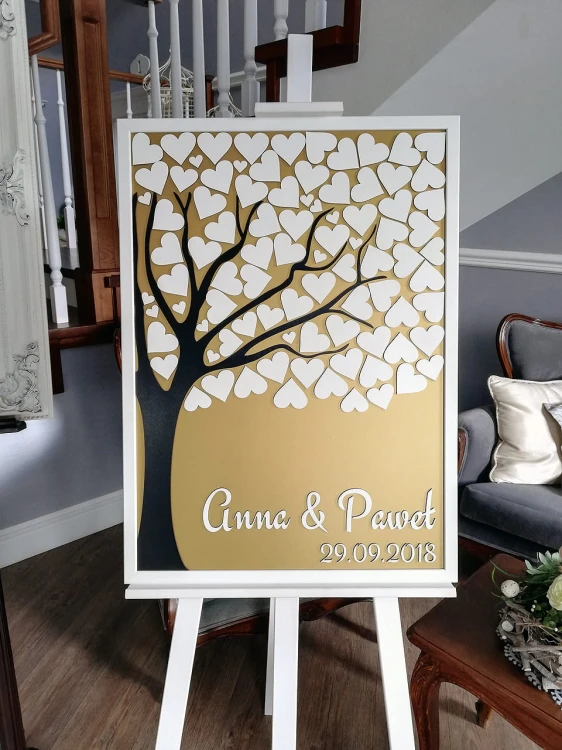 Księga gości 50 × 70 cm – drzewko z białymi sercami na złotym tle | Print Majster